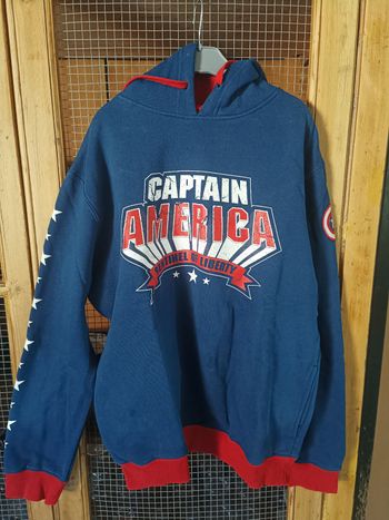 Pull marvel taille L