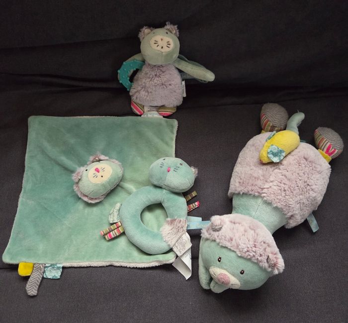 Doudou , peluche musicale , hochet Chat les Pachats - Moulin Roty