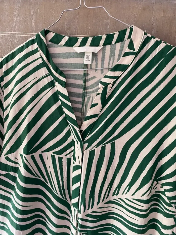 Robe beige et verte H&M - photo numéro 2
