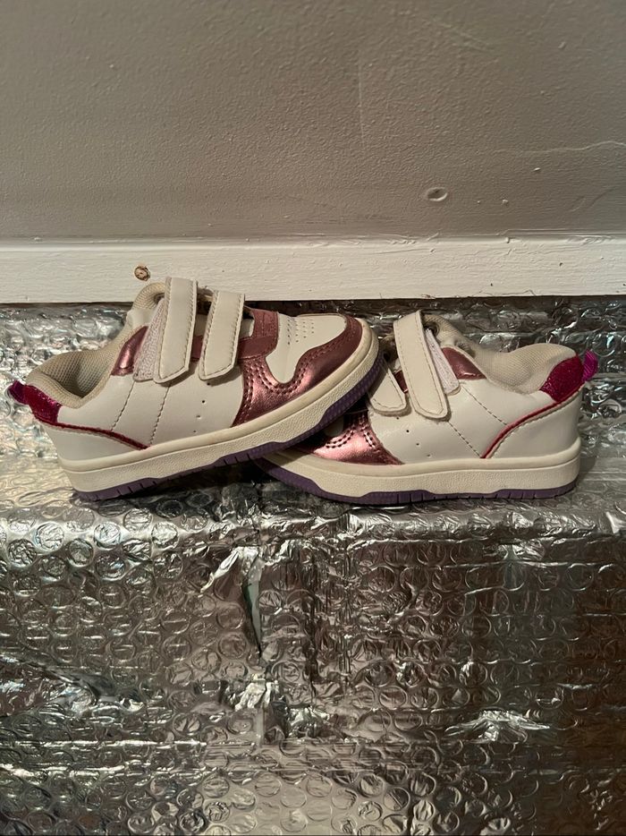 Paire de baskets fille à scratch taille 22 Kiabi - photo numéro 2