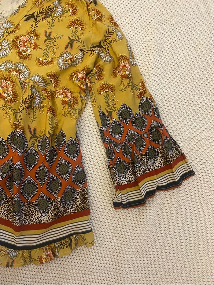 Blouse fleuri aux motifs colorés, très bon état , taille 38 - photo numéro 2