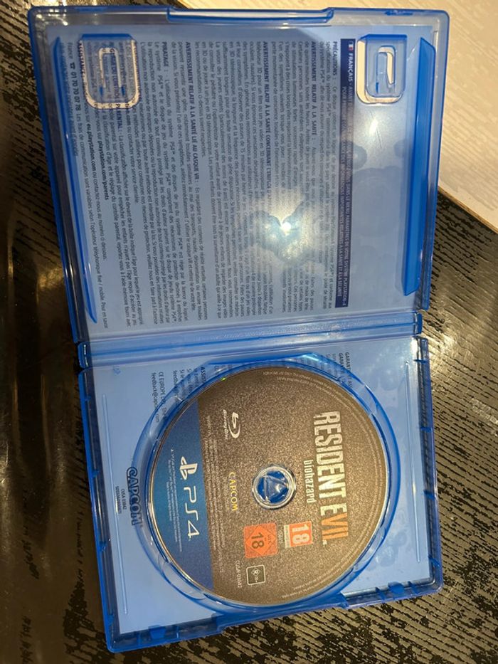 Resident Evil 7 Biohazard – PS4 – PlayStation Hits (compatible VR) - photo numéro 2