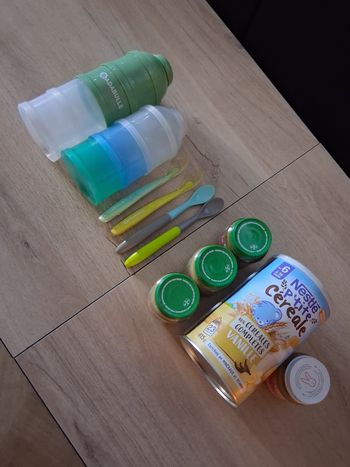 Lot, de 2boîtes doseuse +4cuillères +3pots legume 1pot fruits et 1boîte céréale