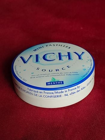 Ancienne boite mini de pastilles de vichy vide pour collectionneur ( n°1)