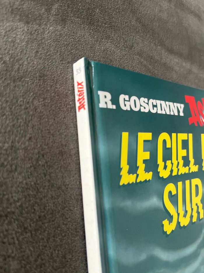 Bd Astérix tome 33 le ciel lui tombe sur la tête - photo numéro 2