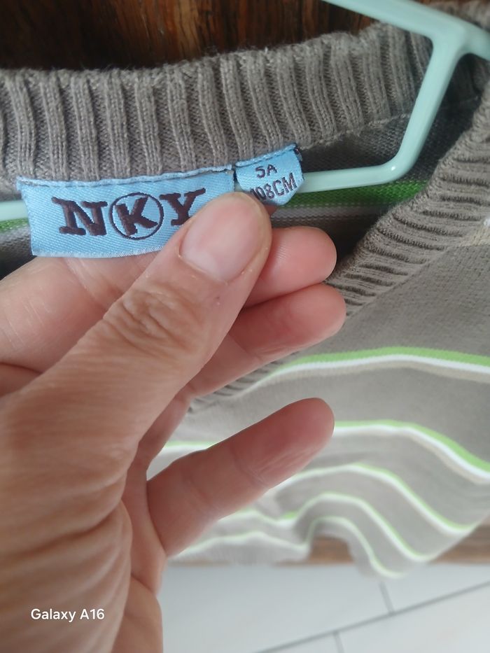 Pull  chic sans manches - photo numéro 2