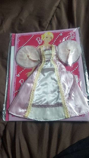 tenue de mes voyage barbie sans livre