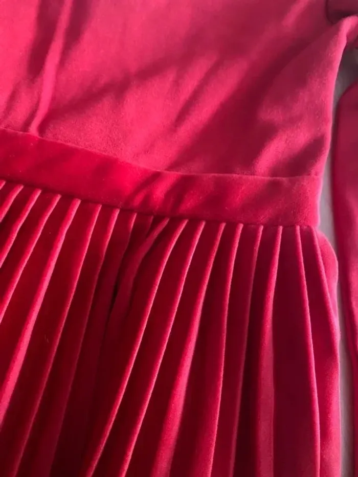 Superbe robe cérémonie ou fête rouge Okaidi en velours taille 4 ans Neuve - photo numéro 5