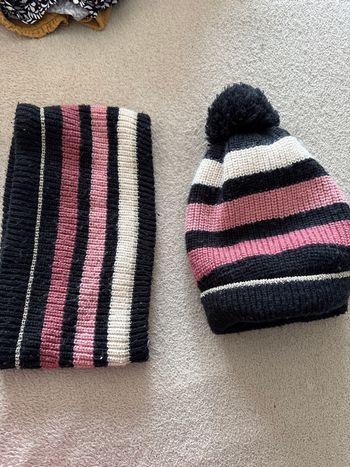 Bonnet et tour de cou 