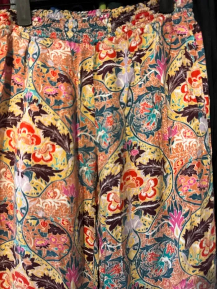 Pantalon motifs fleuris - photo numéro 2