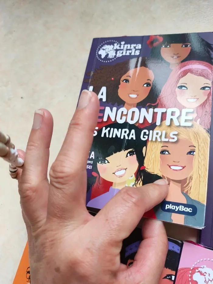 Lot de 8 livres kinra girls - Play Bac - photo numéro 5