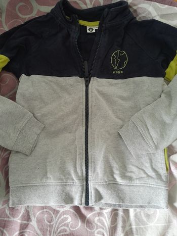 Veste  8 ans très peu porter