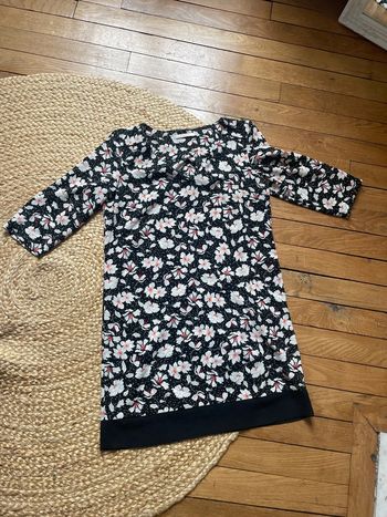 Robe courte à manches
