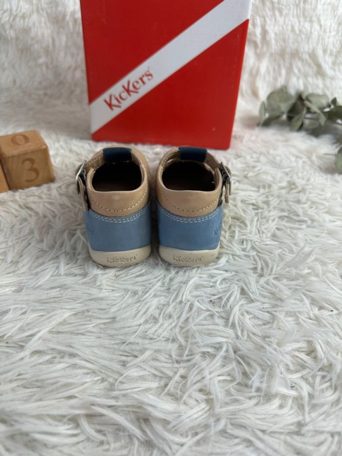 Paire de sandales Kickers taille 23 - photo numéro 4