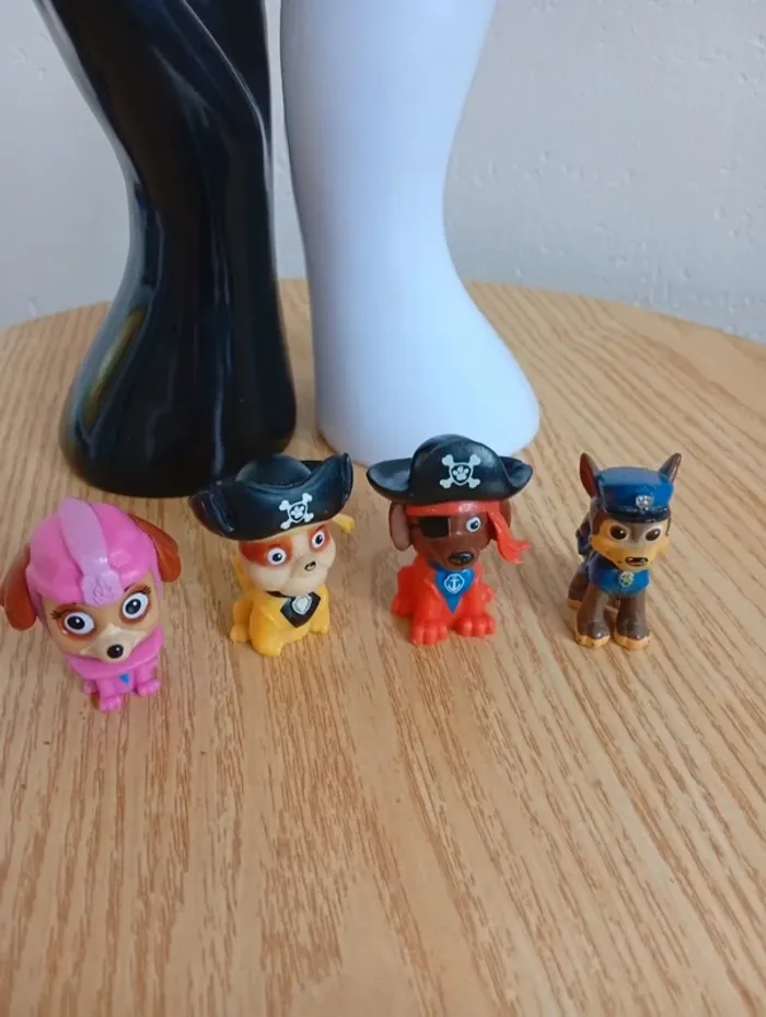 Lot figurines paw patrowl chase Ruben rocky.. - photo numéro 2