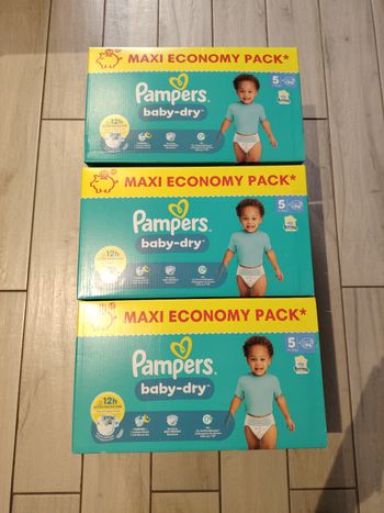 Couches Pampers baby dry taille 5