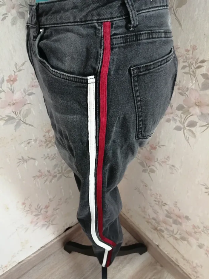 Jeans skinny noir délavé avec rubans rouge et blanc / jennyfer / (40) - photo numéro 6