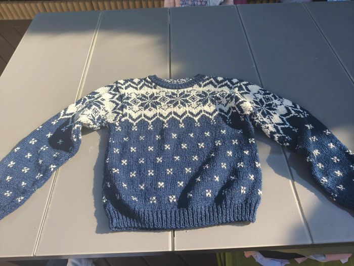 Lot gilets et pull - photo numéro 8