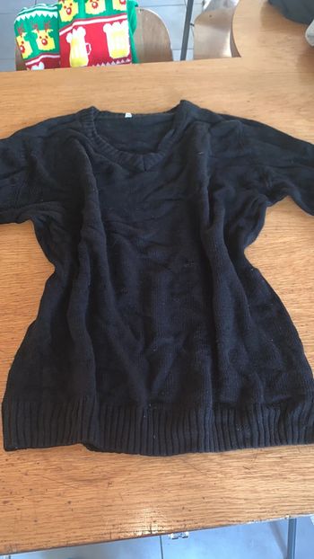 Pull noir femme col V