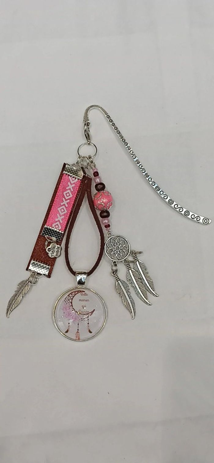 Cadeau belle maman, bijoux de sac ou marque page " belle maman qui déchire "