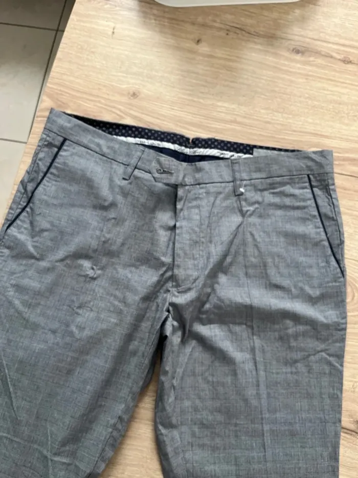 Pantalon Teddy Smith neuf taille 44 jamais porté gris - photo numéro 3