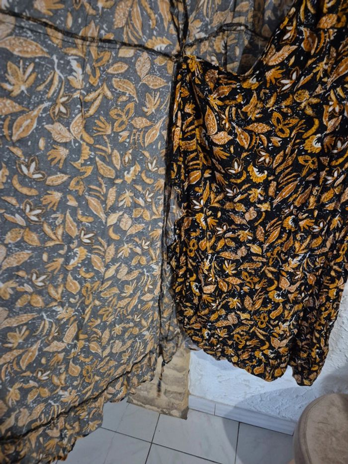 Magnifique robe longue portefeuille avec volants sur le bas de la jupe Kiabi taille 50 - photo numéro 8