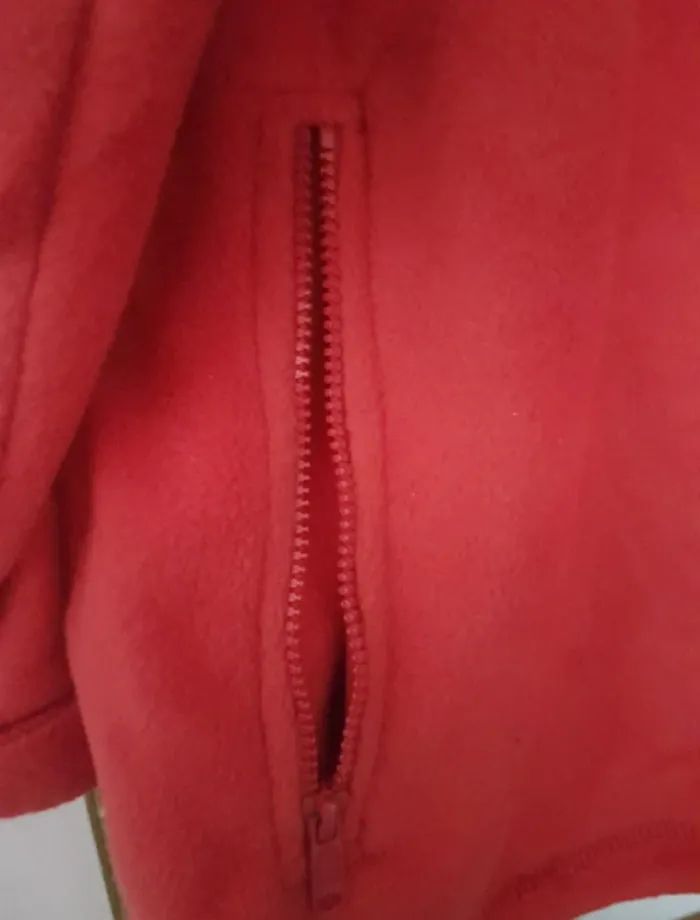 Veste polaire rouge T L (taille grand) Neuve - photo numéro 2