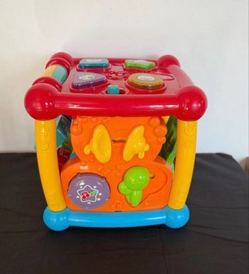 Jouet cube pour enfant 