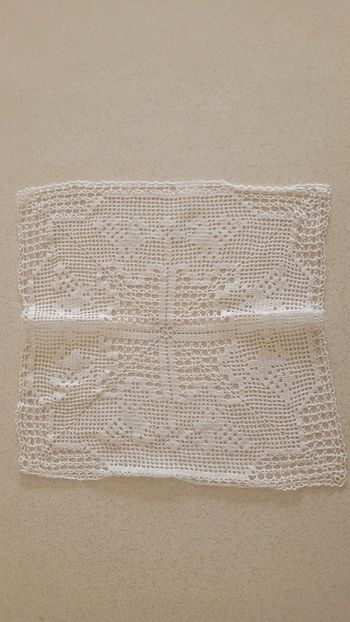 Napperon carré en dentelle