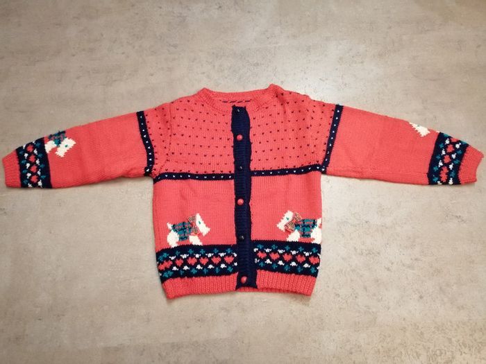 Gilet tricoté main 4/8 ans