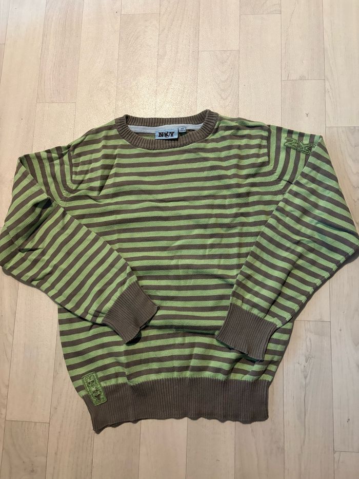 Pull gris et vert à rayures 10 ans NKY très bon état