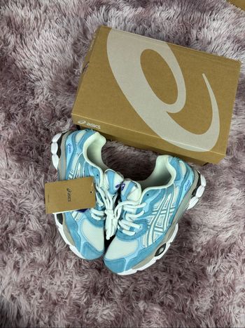 Asics gel NYC blue cream neuve taille 42