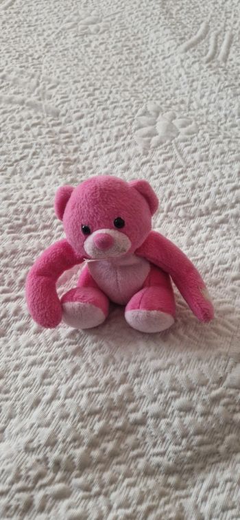 Petite peluche marque Barbie