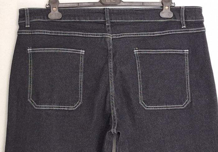 Jean grande taille à jambes larges et coutures apparentes - photo numéro 5