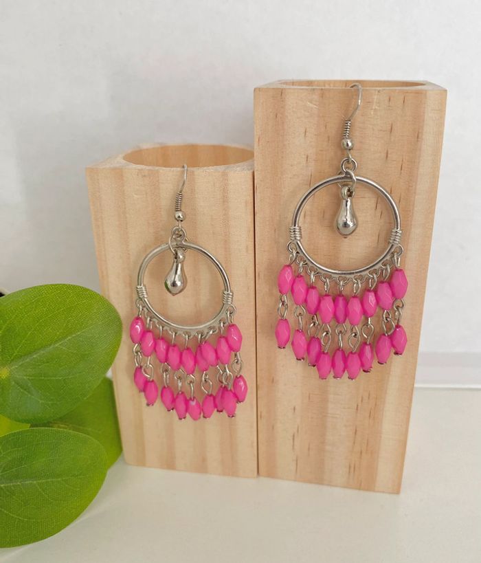 Boucles d’oreilles bohème - rose fuchsia et argenté - Neuves - photo numéro 2