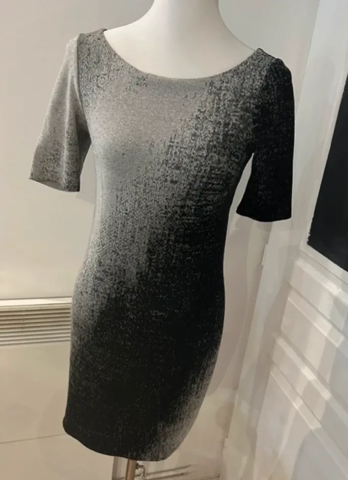 Class international robe tye and dye noir et gris