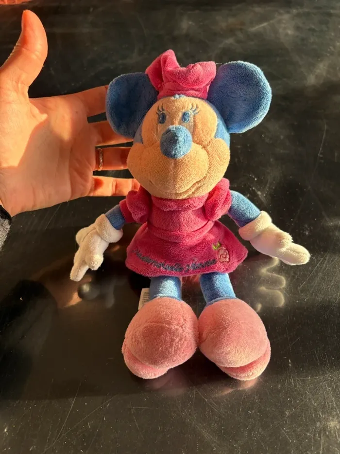 Peluche mademoiselle Minnie disneyland resort paris
