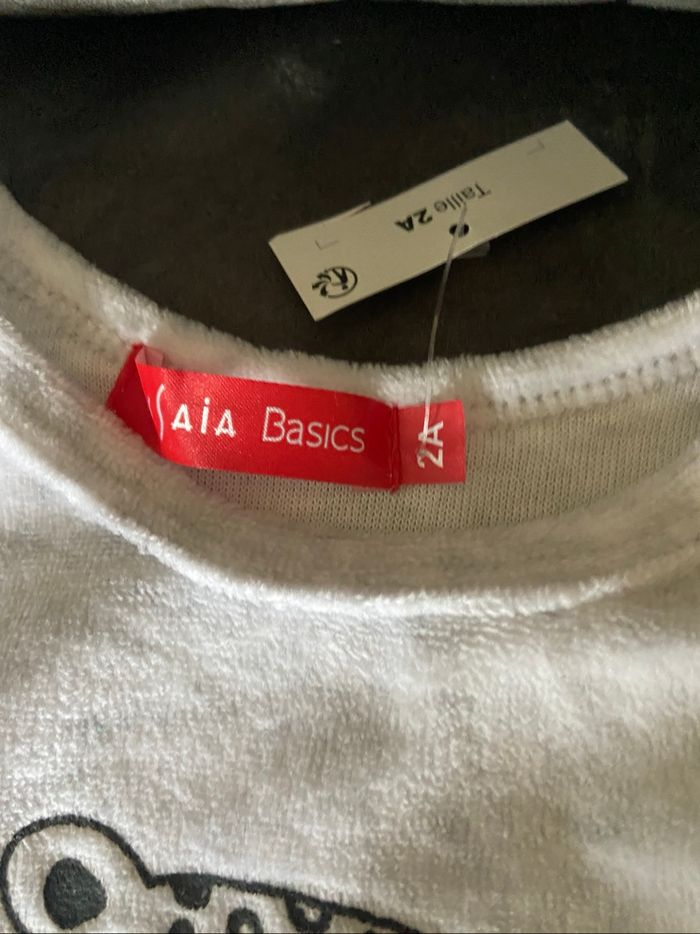 Pyjama deux pièces 2 ans  neuf - photo numéro 2