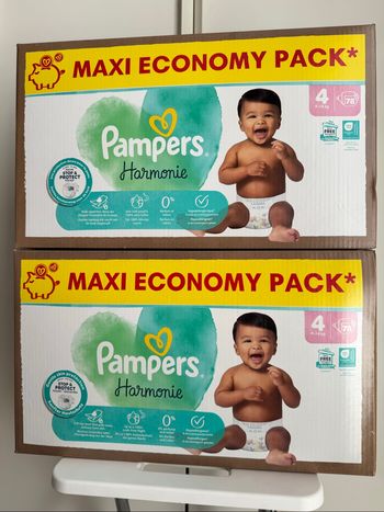 156 couches pampers harmonie taille 4