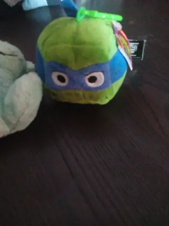 Deux porte-clés peluches