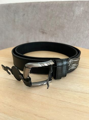 Ceinture en cuir noir taille 105 cm