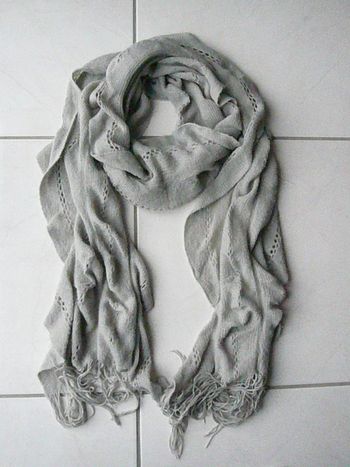 Grande écharpe grise