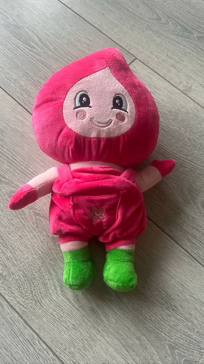 Peluche en forme de fraise