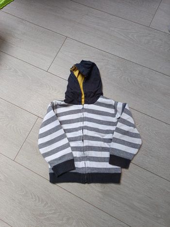 Gilet à capuche réversible