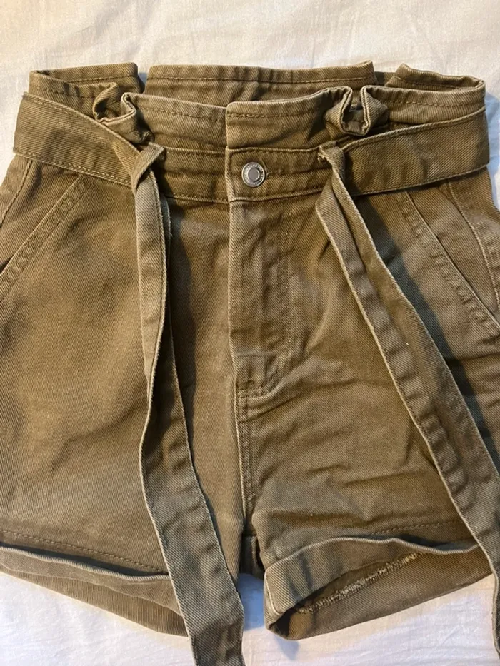 Short kaki avec ceinture - photo numéro 2