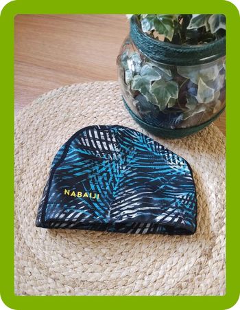 Bonnet de bain nabaiji taille junior 51-56 cm en très bon état