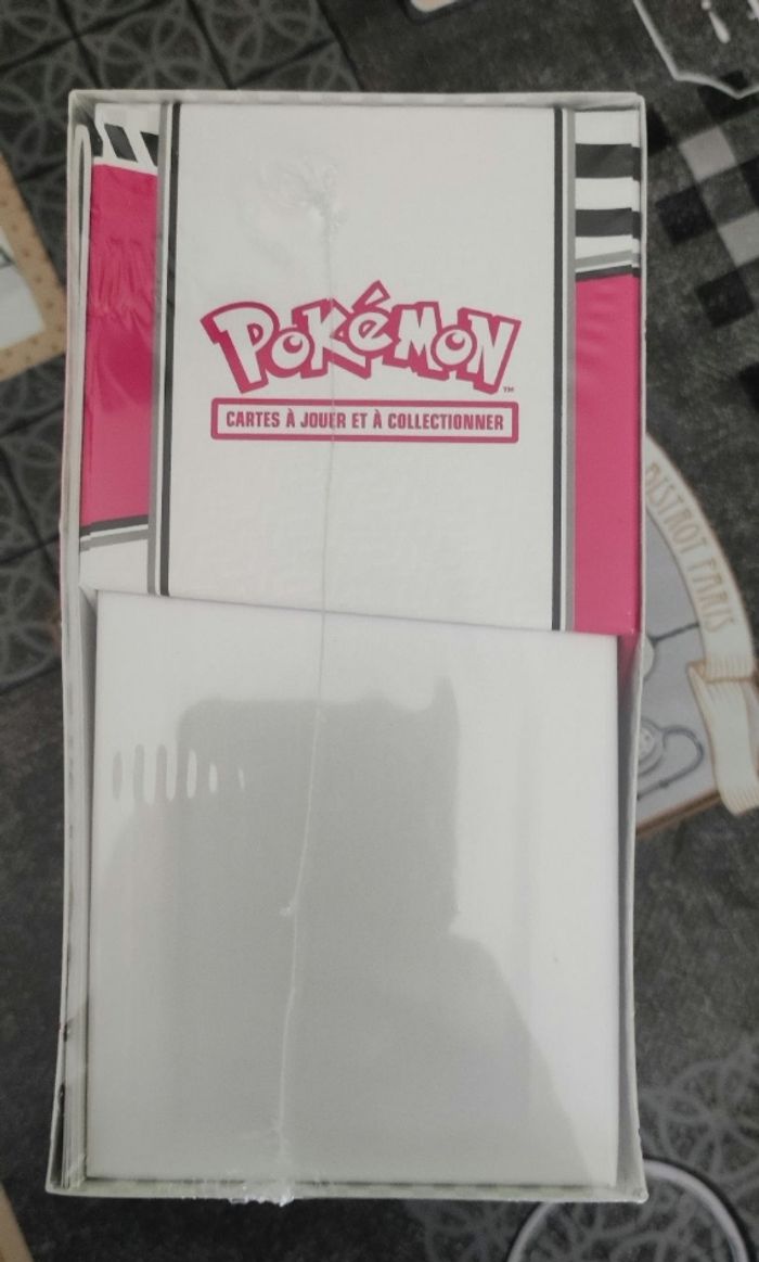 Pokémon - ETB - Coffret dresseur d'elite EV10.5 flamme blanche ( bloc écarlate et violet ) - photo numéro 6