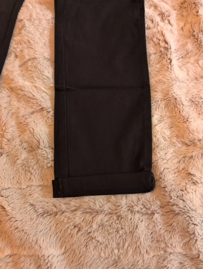 Pantalon Chino Asos neuf. W26 L32. Taille 36 - photo numéro 2