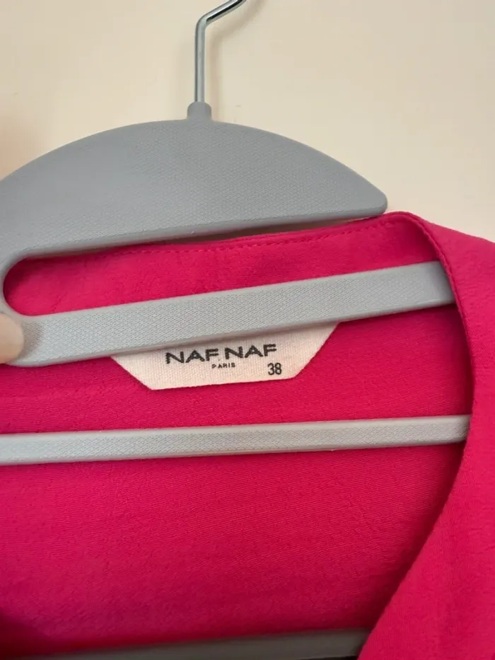 Blouse naf naf avec fermeture sur le col - photo numéro 2