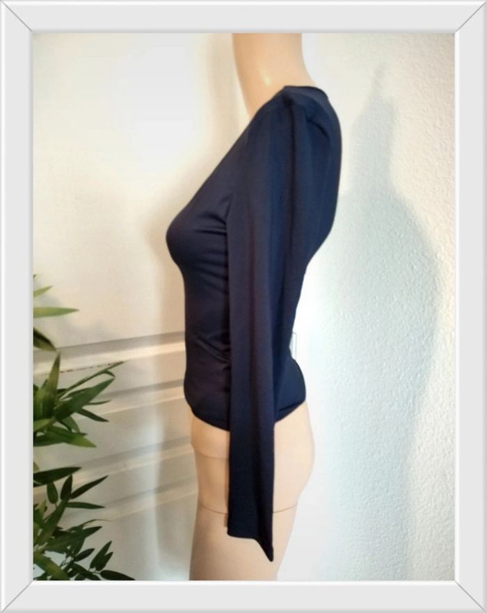 Top bleu marine Shein taille XS neuf, jamais porté - photo numéro 3